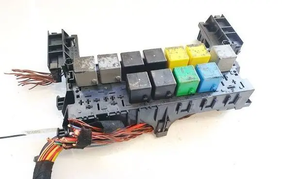 Mercedes-Benz B W245 Fuse box set A1695450001 550000570