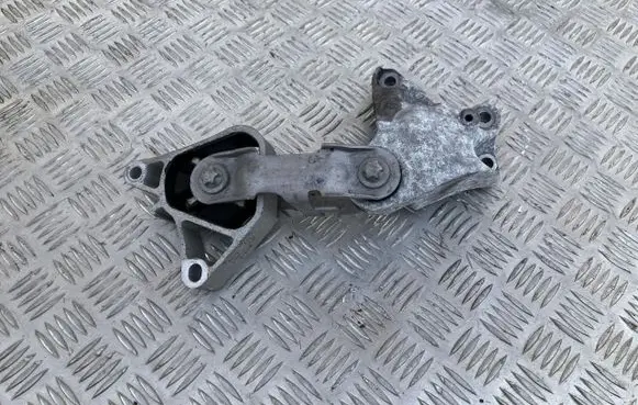 Mercedes-Benz A W176 Engine mount vacuum valve TM14909