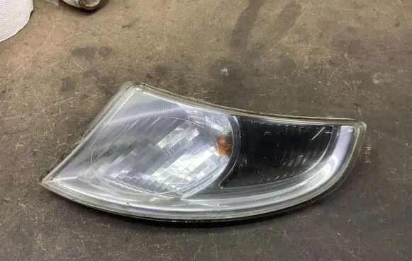 Front indicator light