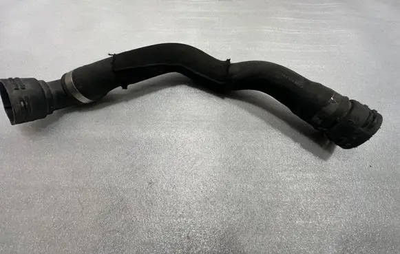 Audi A8 S8 D4 4H Engine coolant pipe/hose 4H0121055J 4H0121055
