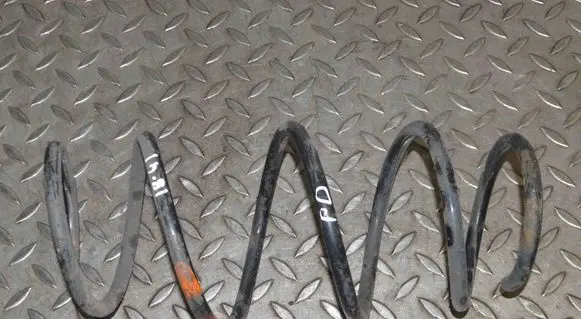 Toyota Prius (XW30) Front coil spring