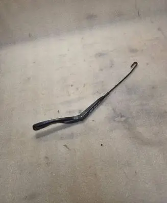 Audi A8 S8 D2 4D Front wiper blade arm 