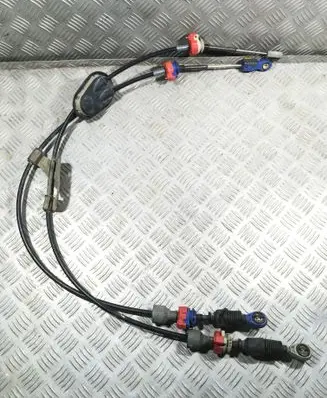 Nissan X-Trail T31 Gear shift cable linkage 112112856