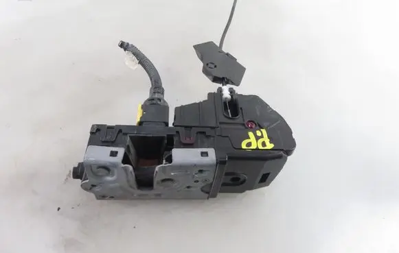 Volvo XC90 Front door lock 84480189 84086966