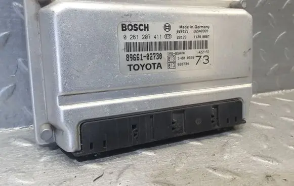 Toyota Corolla E120 E130 Engine control unit/module 0261207411 8966102730
