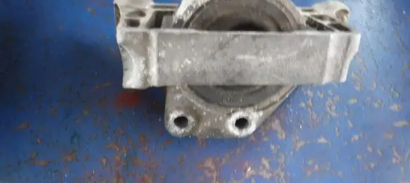 Mazda 5 Engine mount vacuum valve 