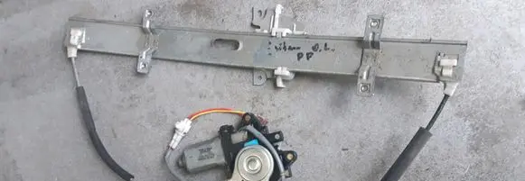 Suzuki Grand Vitara I Rear door window regulator with motor