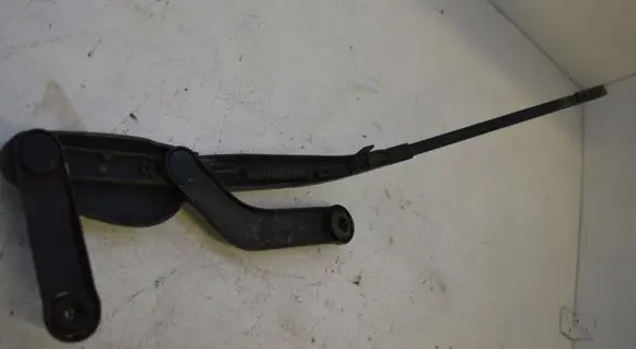 Mercedes-Benz S W220 Front wiper blade arm