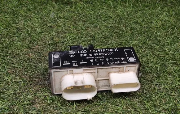 Volkswagen Bora Coolant fan relay 1J0919506K 898972000