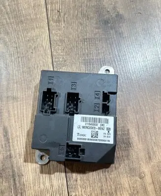 Mercedes-Benz E W211 Comfort/convenience module 2115453532