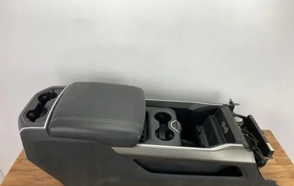 Ram 1500 Center console 