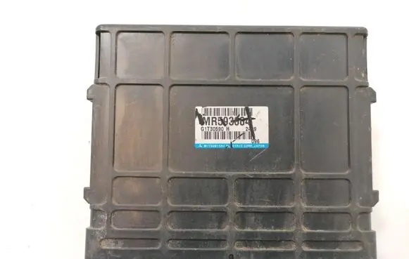 Mitsubishi Pajero Engine control unit/module MR593604 G1T30590H
