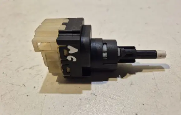 Audi A6 S6 C6 4F Brake pedal sensor switch 24761