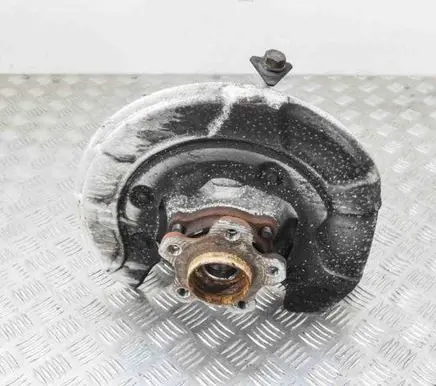 BMW 7 G11 G12 Rear wheel hub 6861801