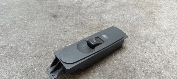 Mercedes-Benz Sprinter W906 Electric window control switch A9065451913
