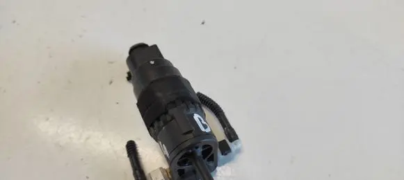 Audi A4 S4 B8 8K Windscreen/windshield washer pump 8K9955647