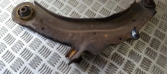 Renault Megane II Front lower control arm/wishbone 8200298454