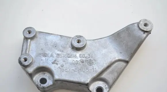 Mercedes-Benz GLC X253 C253 Engine mounting bracket A6510940039