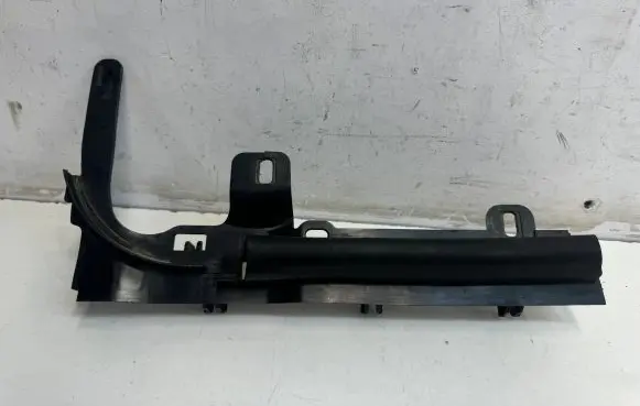 Mercedes-Benz E W213 Other engine bay part A2138310500