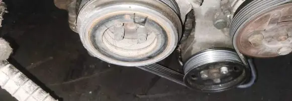 Volkswagen Golf IV Crankshaft pulley 038105243