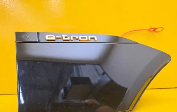Audi e-tron Electric car charge socket 4KE971375