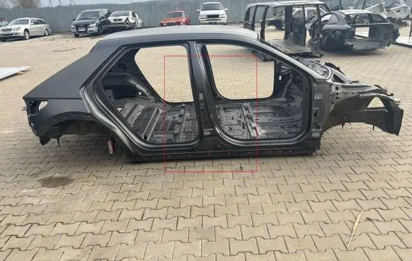 Hyundai Ioniq 5 Pillar (middle) 