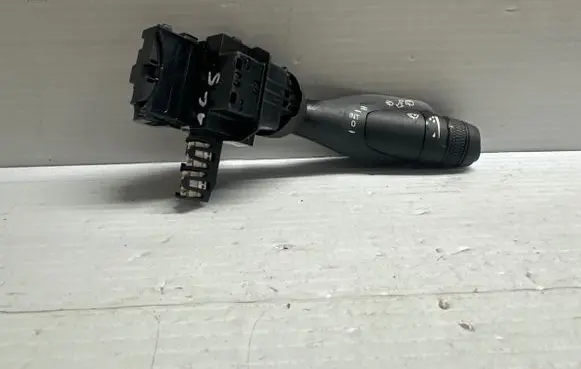 Volvo S90, V90 Indicator stalk 31674103