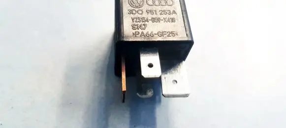 Volkswagen Golf V Other relay 3D0951253A