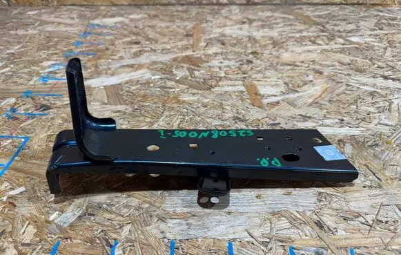 Mazda 6 Fender mounting bracket S2508N005-I
