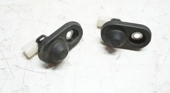 Mazda 5 Front door sensor 