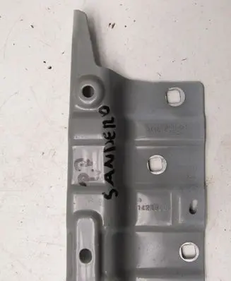 Dacia Sandero III Fender mounting bracket 631421960R