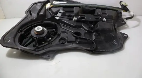 Mazda 3 II Rear window lifting mechanism without motor