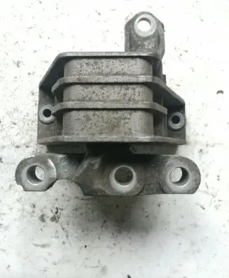 Opel Signum Engine mount bracket V04655