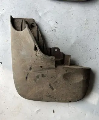 Nissan Terrano Front mudguard 638517F000 638517000