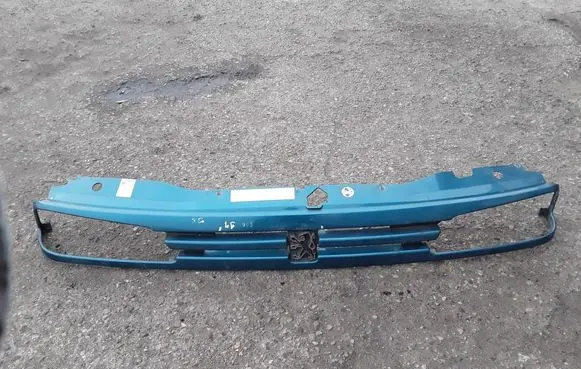 Peugeot 806 Front bumper upper radiator grill 1850877101