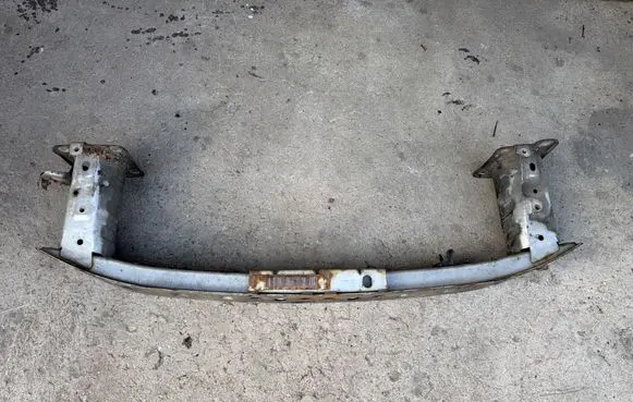 Ford Focus Front bumper cross member 3M51R000K70AA 70022KA6260