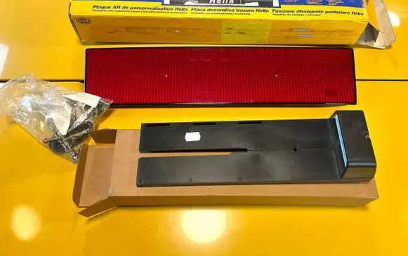 Ford Escort Tailgate trim 2KA005819001 HECKBLENDE