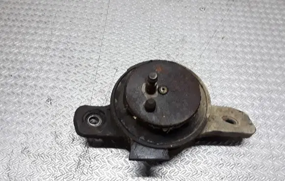 Subaru Legacy Engine mount bracket