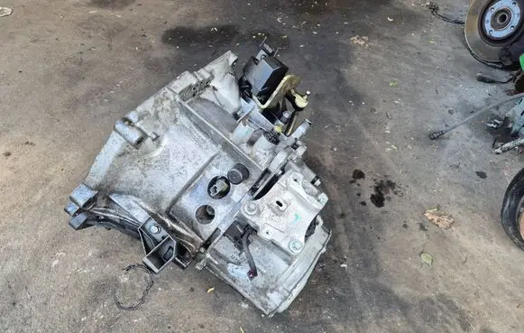 Citroen C4 III e-C4 Manual 6 speed gearbox 20V253 1271433