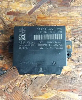 Volkswagen Touran II Parking PDC control unit/module 3AA919475S