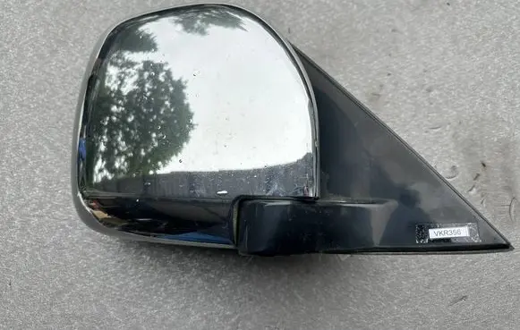 Mitsubishi Pajero Front door electric wing mirror MR978844