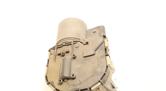 Volkswagen Golf V Wiper motor 0390241744