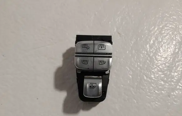 BMW X7 G07 Tailgate/trunk/boot open switch 9878323