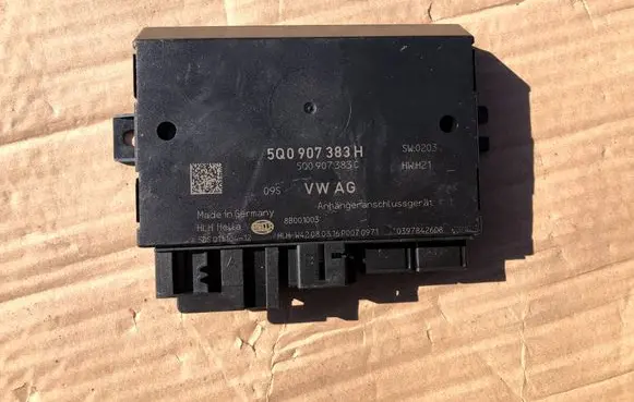 Volkswagen Golf VII Tow bar trailer control unit/module 5Q0907383H 5DS01110412