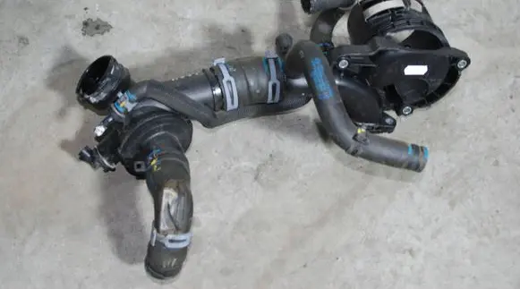 Mercedes-Benz V Class W447 Water pump 