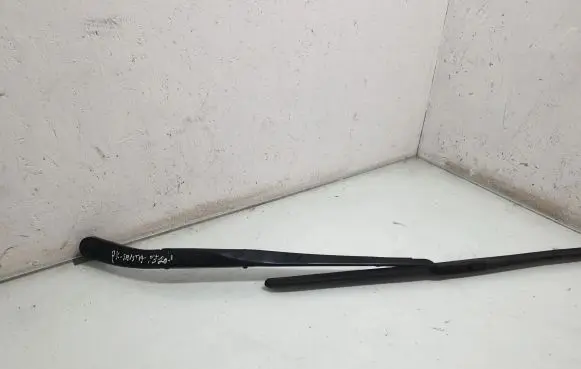 Front wiper blade arm