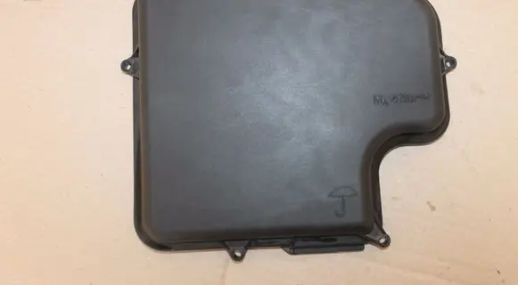 Volkswagen PASSAT B5.5 Fuse box cover 8D2907613A