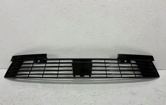 Opel Astra L Front bumper lower grill 9839979680