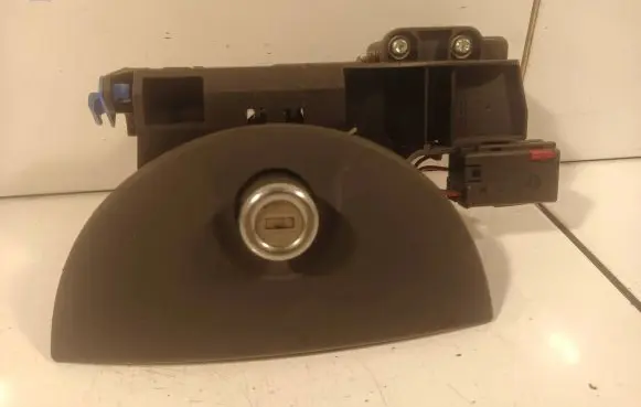 Opel Meriva A Tailgate exterior lock 09183495 32505603 28062085F