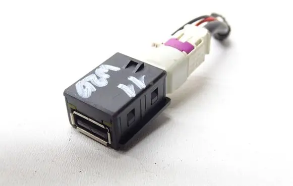 Skoda Octavia Mk3 (5E) AUX in-socket connector 5Q0035726B